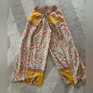 LIGHTWEIGHT BOHO FLORAL PANTS
